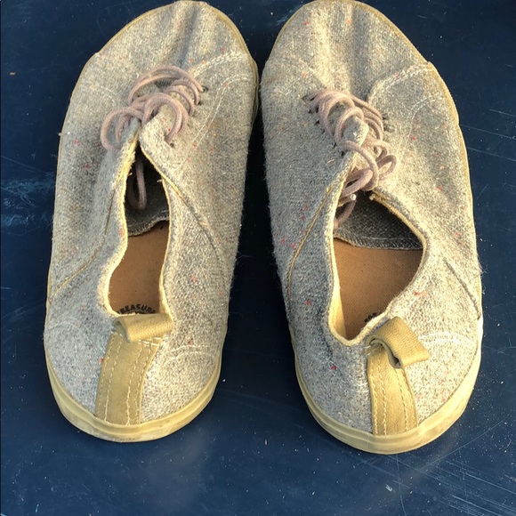 Men’s Size 22 Canvas Shoes by Treasure Market - Picture 3 of 5